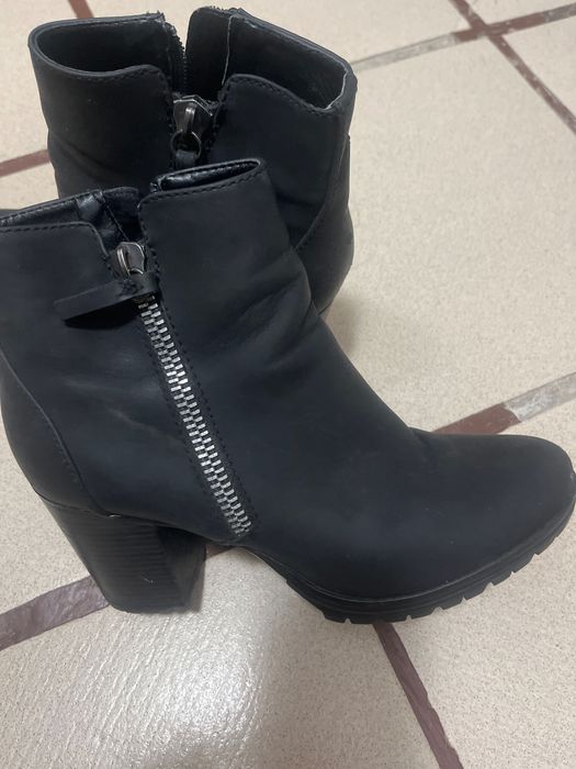 Дамски боти,черни на ток