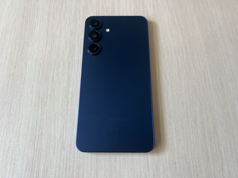 Продавам Samsung Galaxy S25+ 512/12GB