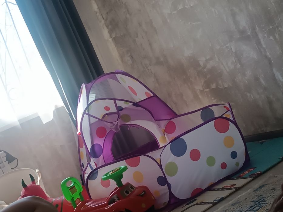 Продам палатку с сухим бассейном