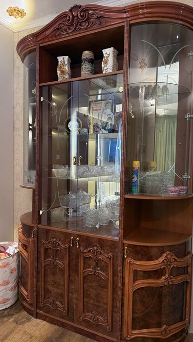 Продам стенку в очень хорошем состоянии