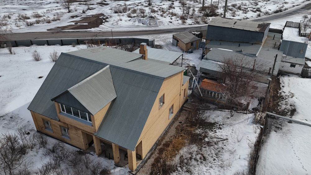 Продаётся дом в поселке Топар