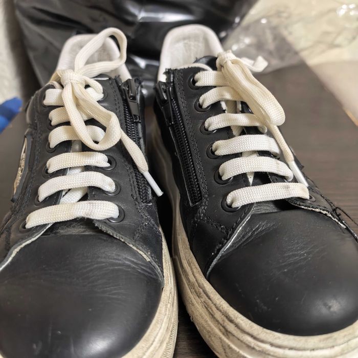 Продам кожанную обувь для девочки 33 размер