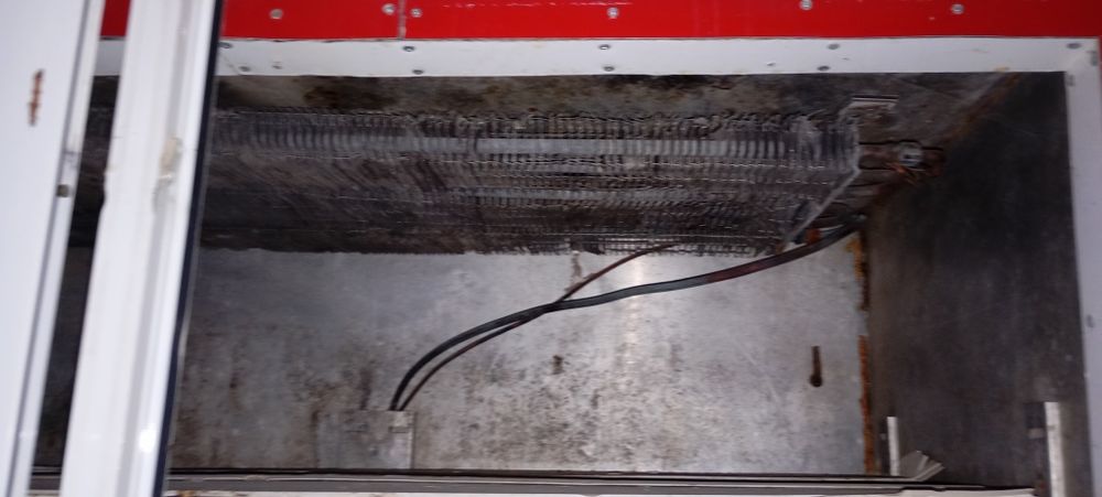 Xaladelnik qasoplardiki eshigi akvadan