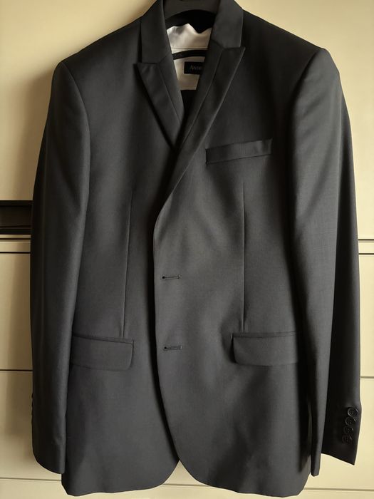 Нов Костюм Андрюс