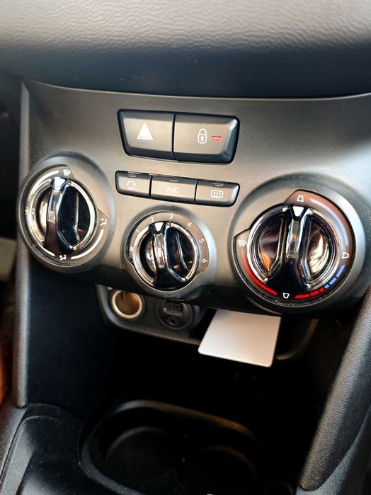 Peugeot 208 1.2 L PureTech Active NEGOCIABIL
