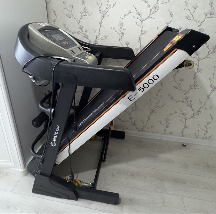 Беговая дорожка MaxFitness E-5000