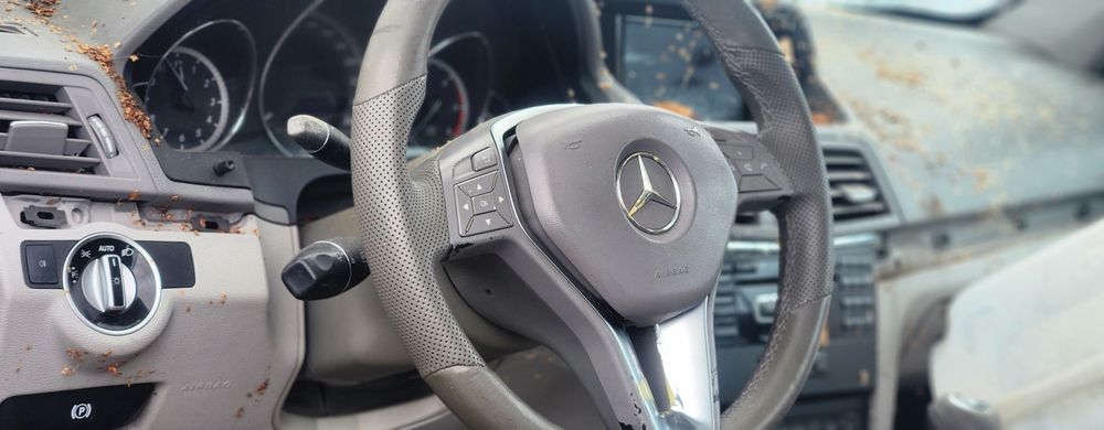 Здвеите колеги продавам мерцедес 212 копе на части 350д 265кс панорама