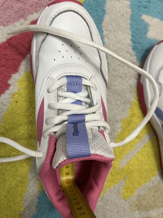 Adidasi Reebok mărimea 32,5