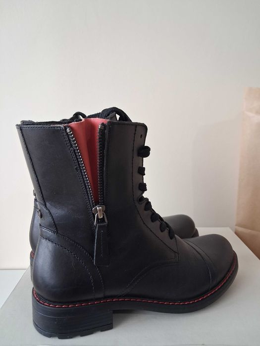 Ботуши- естествена кожа.