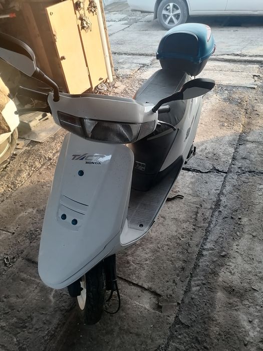 Продам скутер хонда такт 24
