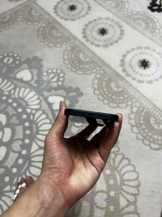 Продам смартфон  iPhone 13 128гб