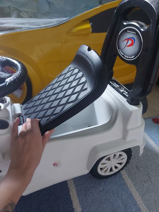 Игрушка.Большая машина с местом для груза, для весёлых игр)