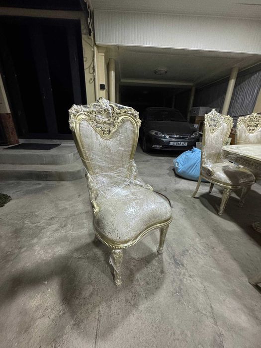 Продам новый обеденный комплект