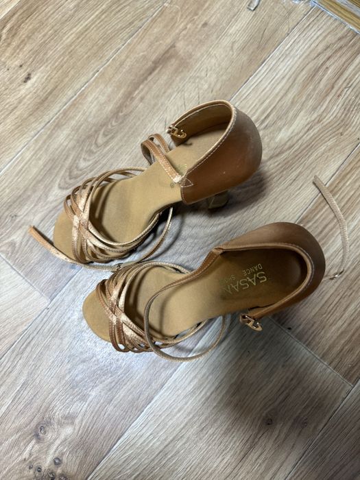 Бальные туфли сатины