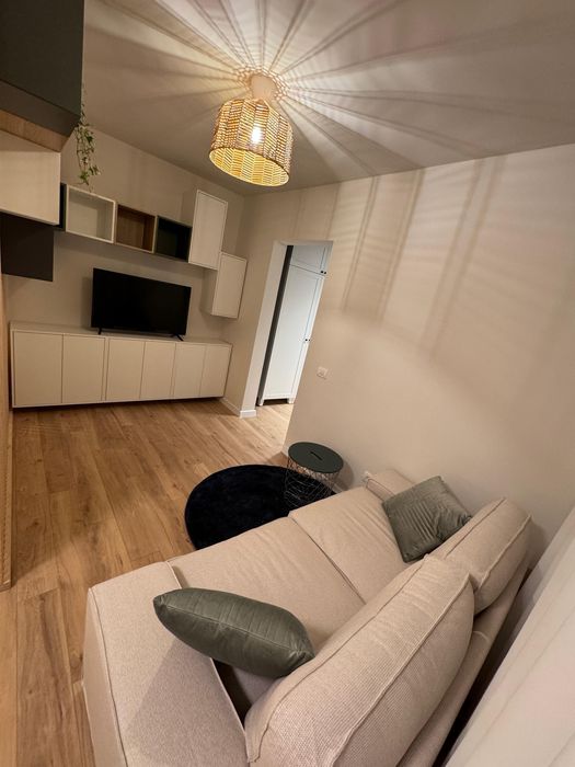 Studio  /  Drumul Taberei