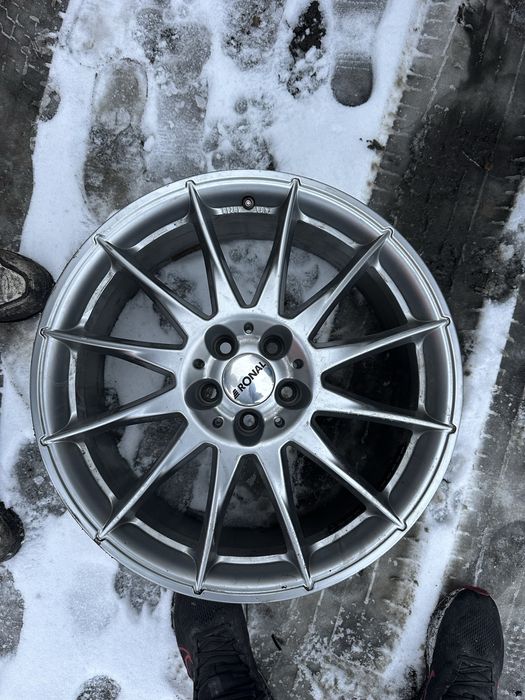 Vand set jante in stare foarte buna R19