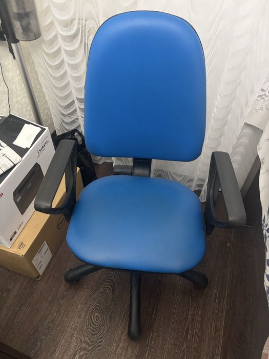 Продам офисное кресло