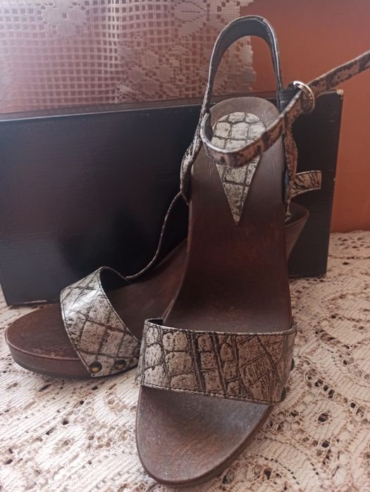 Дамски нови сандали