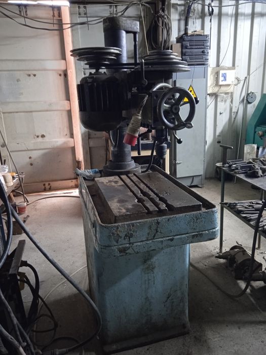 Продам сверлильный станок