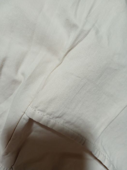 Jinsi yubka. Yangi kiyilmagan