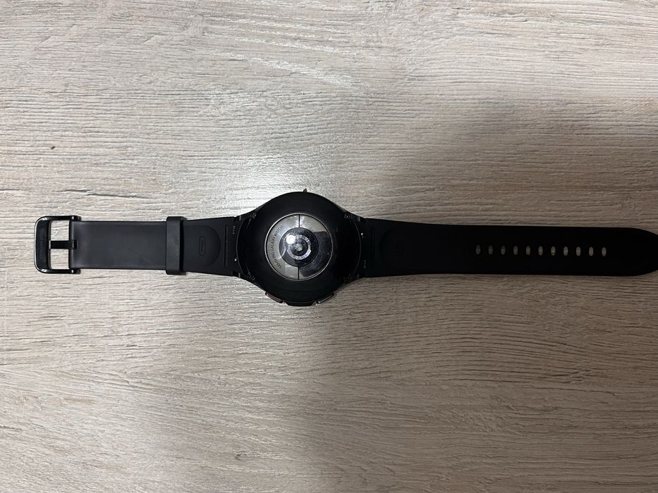 Смарт-часы Samsung Galaxy Watch 4 Classic