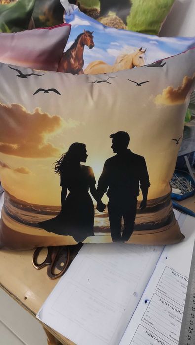 Декоративни сатенени възглавници с печат. Със силиконов пух.