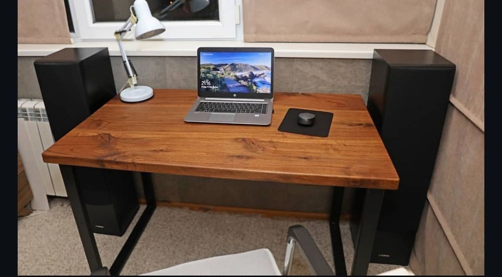 Бюро от желязо и масив