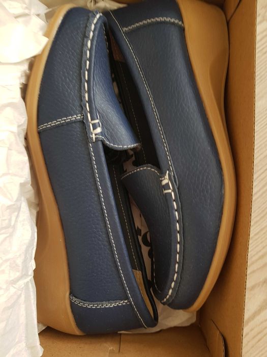 Намалени нови кожени дамски мокасини, н38