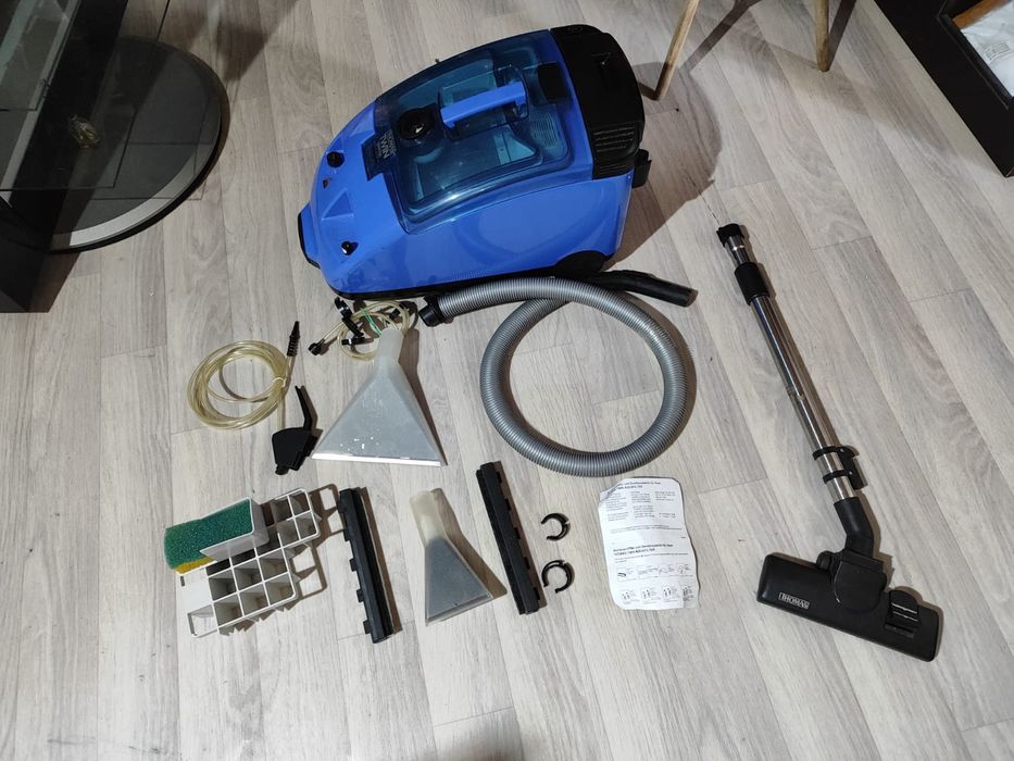 ПЫЛЕСОС Thomas моющий в отличном состоянии с комплектом.