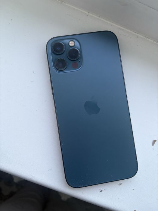 Продам Айфон 12про 256гб