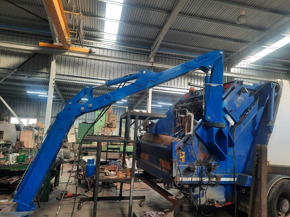 Прикачен кран модел HLC4000L.8