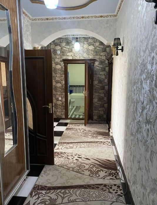 Dagbitiski oilaga yoki studintlarga beriladi.