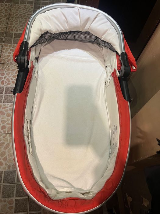 Продавам бебешки кош