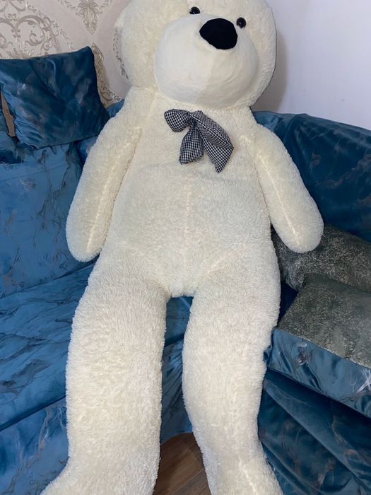 Медведь двухметровый