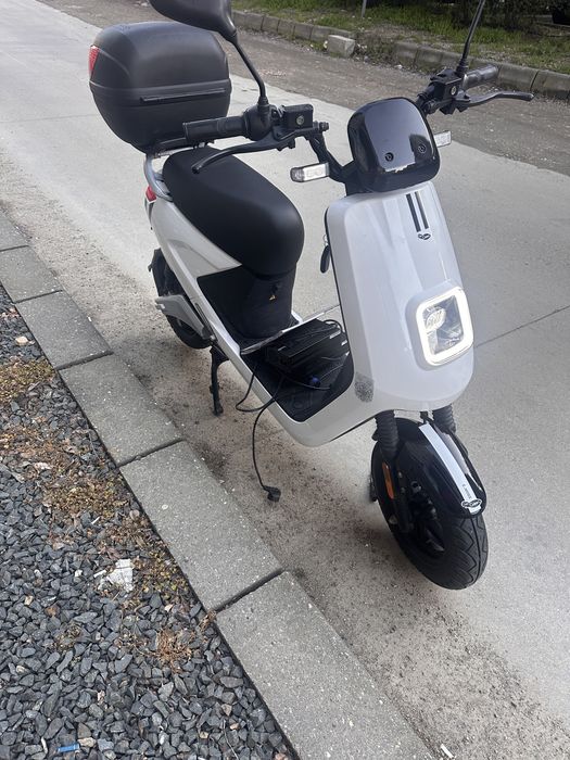 Scuter electric Alegra motor Bosch 55km Range 1100€