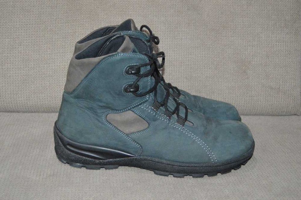 Ghete bocanci piele nubuk HELVESKO 44