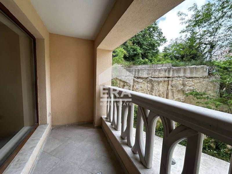 Продава се Двустаен апартамент в Варна, Аспарухово - 104 кв.м за 900 €/кв.м - Снимка #2