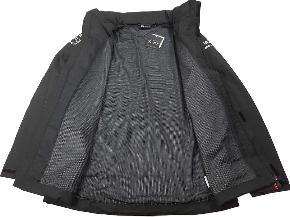 Mercedes AMG F1 Team Rain Jacket - Оригинално мъжко яке