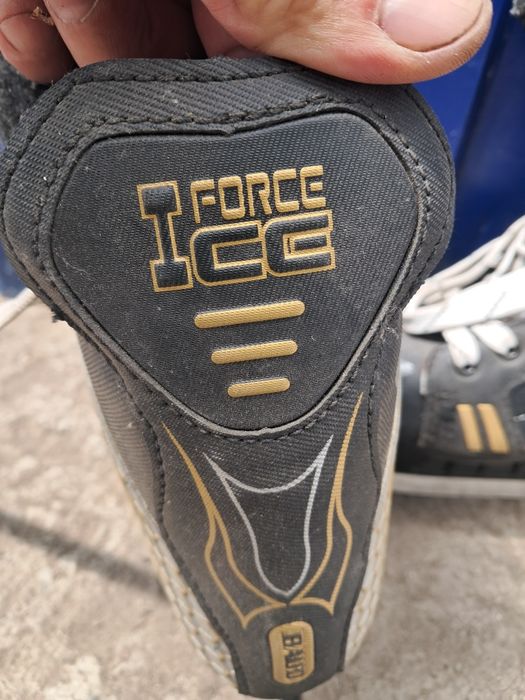 Продам коньки размер 33