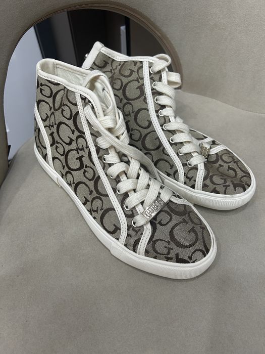 Продам новые кеды Guess