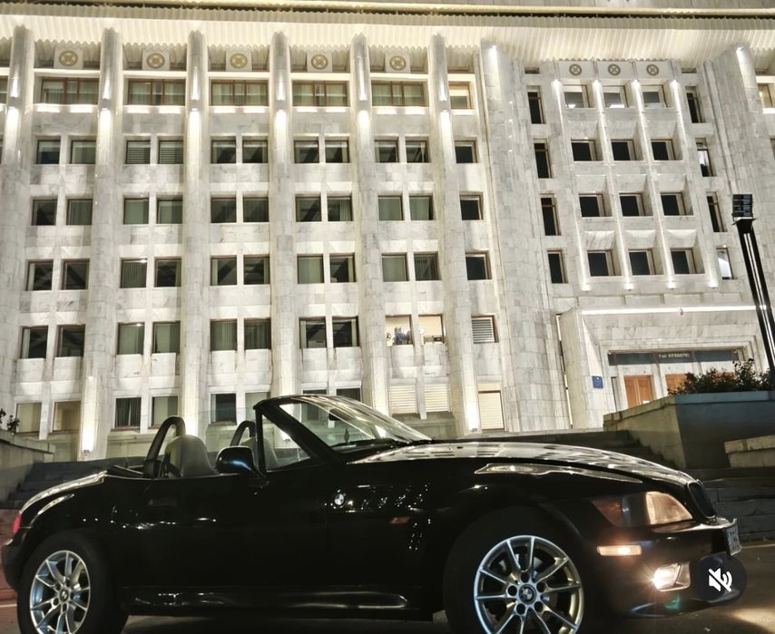 Аренда BMW Z3 черного цвета.