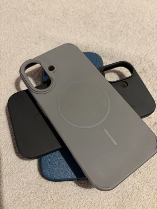 Vând Huse iPhone 17