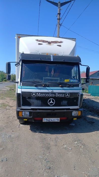 Продам машину мерседес 5 тоник