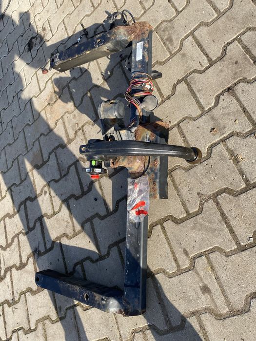 Теглич за Audi A4/B8 sedan