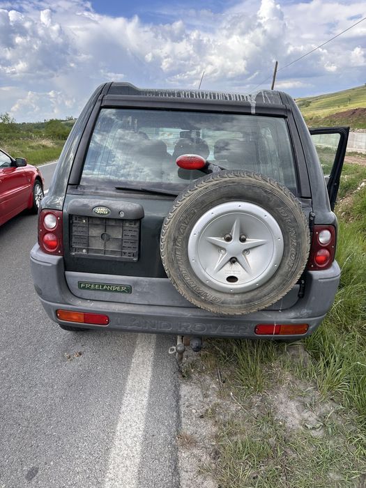 Dezmembrez land Rover freelander