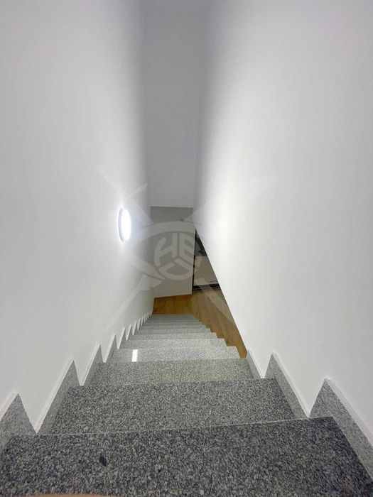 Продава се Многостаен апартамент в Пловдив, Христо Смирненски - 180 кв.м за 1053 €/кв.м - Снимка #14