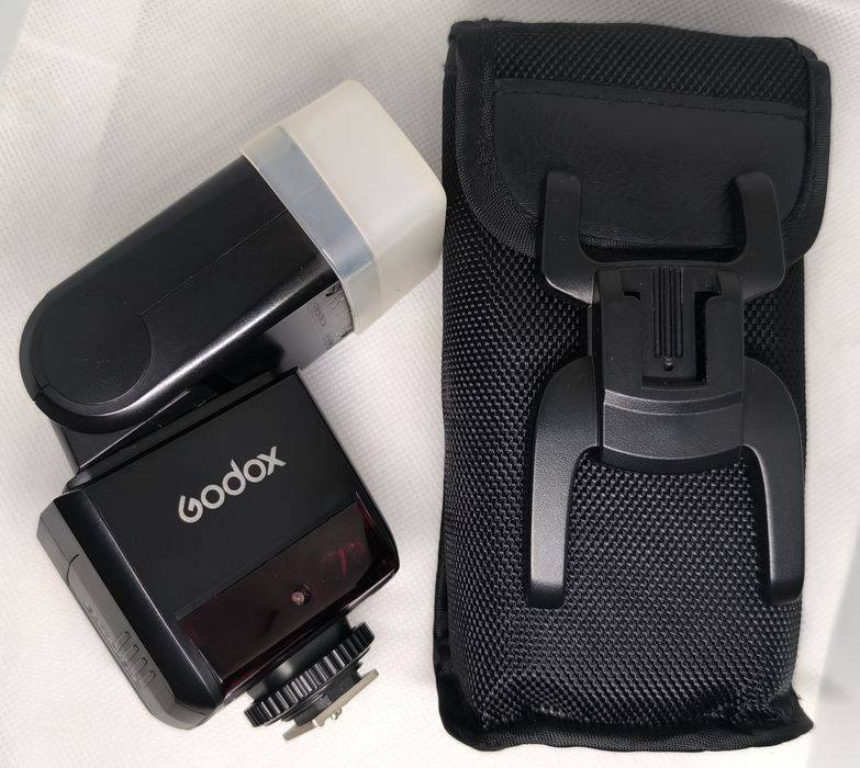 Vând bliț Godox TT350 N