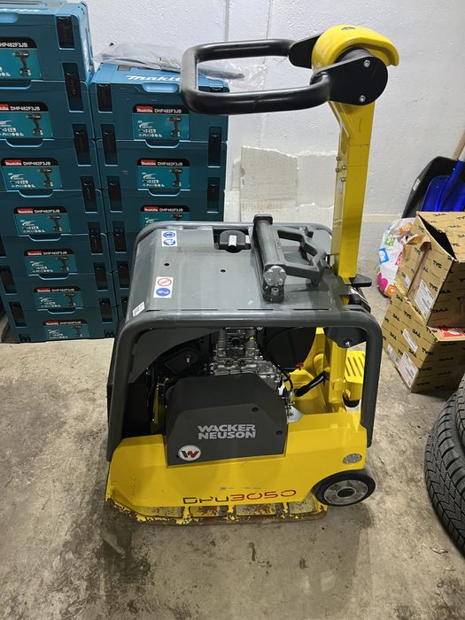 Vând placa compactoare Wacker Neuson DPU 3050 HE model 2023