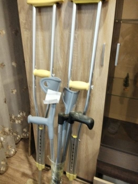 Продам... костыли