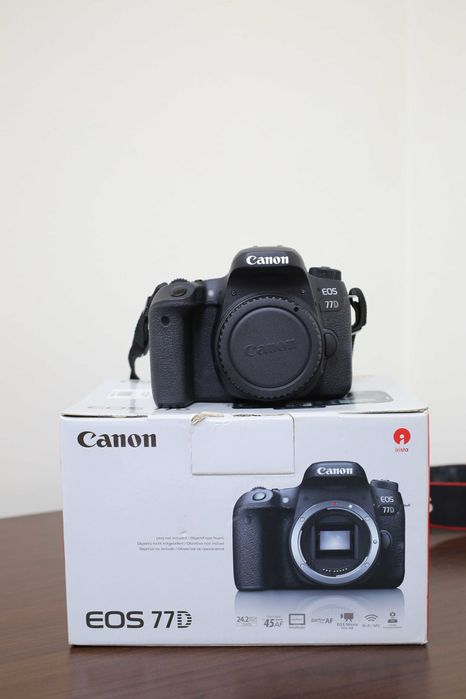 Aparat foto Canon 77D + Canon 18-135mm IS USM ideal vacanta & familie